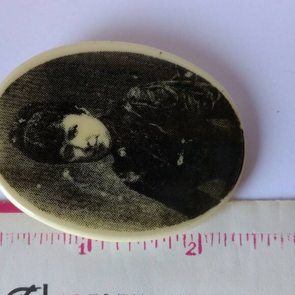 Vintage Portrait Photo Brooch Victorian Lady Picture Made in West Germany - Picture 5 of 8